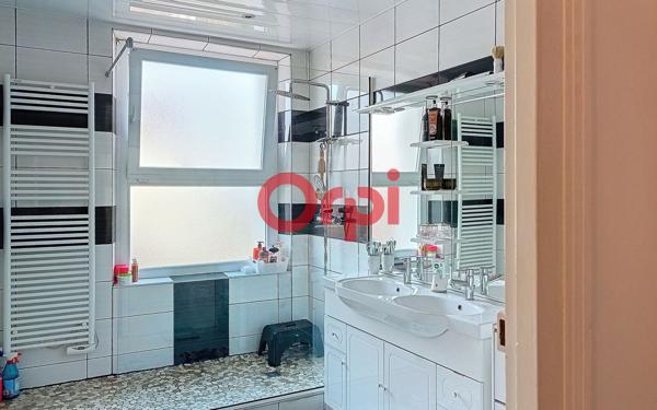 Maison à vendre    5 pièces •  Montluçon