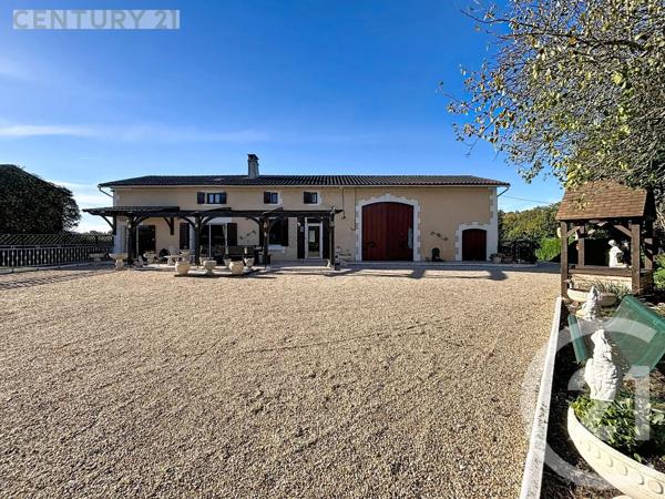 Maison à vendre  6 pièces - 197,80 m 2   MONTPON MENESTEROL  - 24
