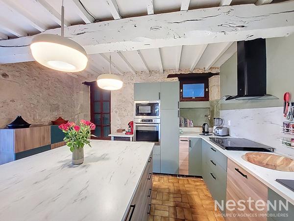 A Vendre Maison en pierre rénovée de 98 m² avec véranda et jardin non attenant à Roquepine