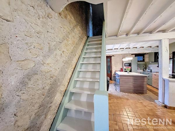 A Vendre Maison en pierre rénovée de 98 m² avec véranda et jardin non attenant à Roquepine