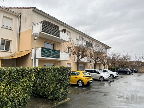 Neuville de Poitou appartement 2 pièces 48 m2