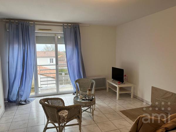 Neuville de Poitou appartement 2 pièces 48 m2