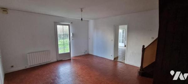 SAINT HILAIRE LA PALUD, maison ancienne de 90 m²