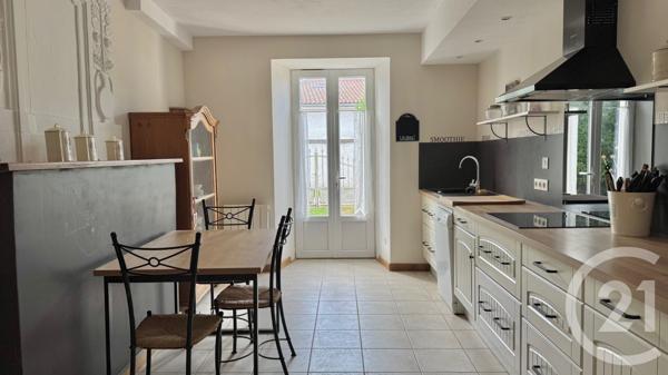 Maison à vendre  6 pièces - 171 m2 CHANIERS - 17