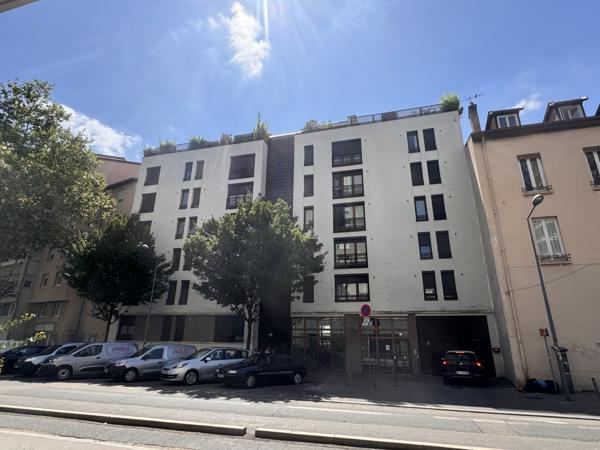 Villeurbanne (69100) Appartement T2+ Balcon de 2008 à Villeurbanne (quartier gratte-ciel, secteur Totem).
