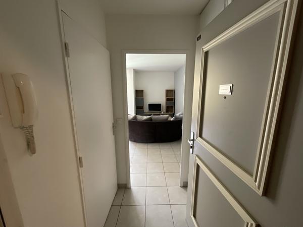 Villeurbanne (69100) Appartement T2+ Balcon de 2008 à Villeurbanne (quartier gratte-ciel, secteur Totem).