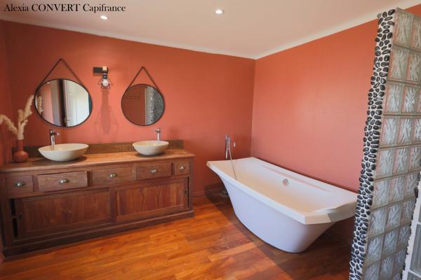 Ferme Rénovée à vendre 6 pièces 249m² SAINT DENIS LES BOURG (01)