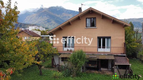 Maison 10 pièces - 219 m²