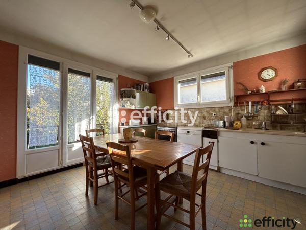Maison 10 pièces - 219 m²