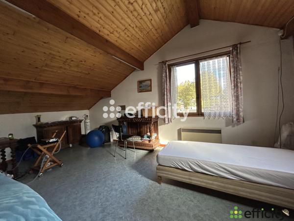 Maison 10 pièces - 219 m²