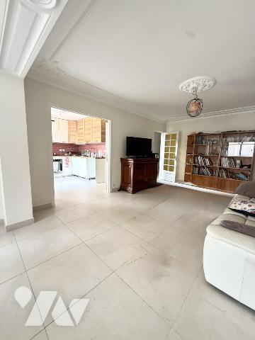 Maison avec terrain garage et annexe