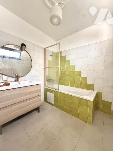 Maison avec terrain garage et annexe