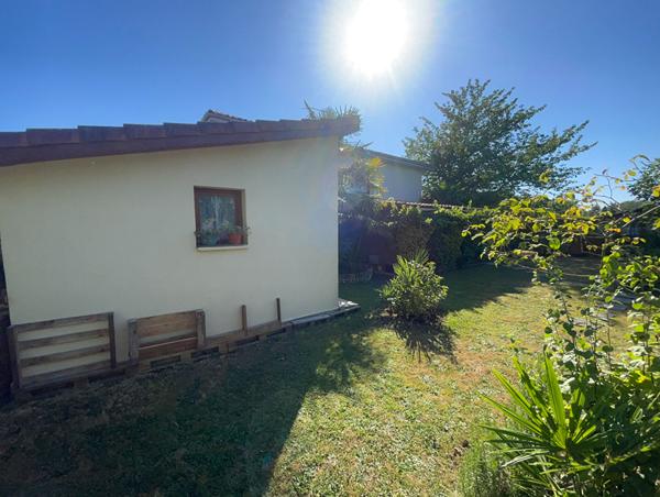 Maison Type Toit Gascon Grenade sur l'Adour, Jardin, Véranda, 4 chambres.