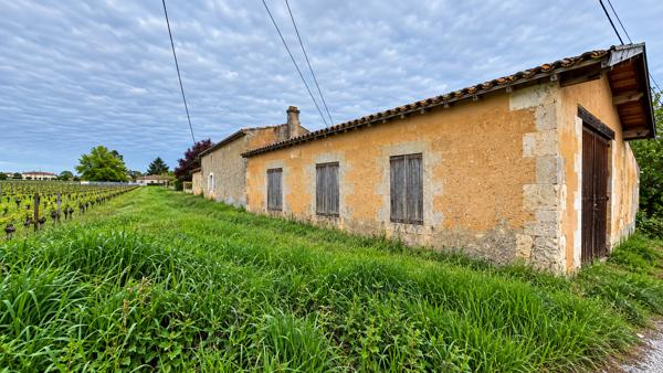 A VENDRE BÂTISSE EN PIERRE AVEC JARDIN A RENOVER - SECTEUR BLAYE , Blaye