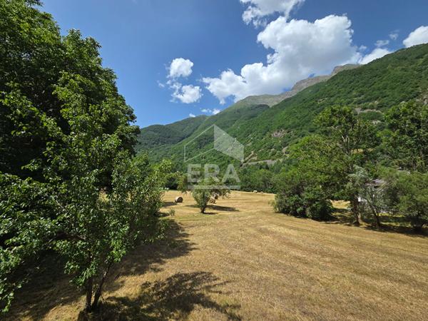 Maison à rénover avec grange à Gèdre