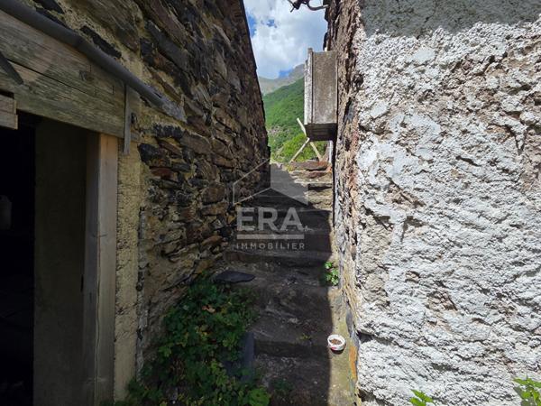 Maison à rénover avec grange à Gèdre