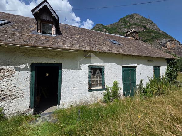 Maison à rénover avec grange à Gèdre