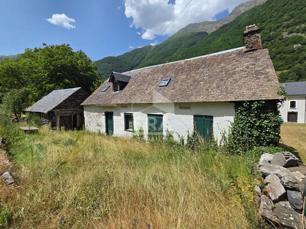 Maison à rénover avec grange à Gèdre