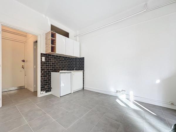 Nice (06000) STUDIO A LOUER AVEC BALCON- Au cœur du quartier recherché de la Libération