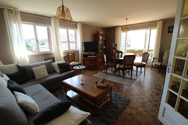 Maison
                                                                                                                                                                                                                                                                                                                        5 pièce(s)                                                                                                                                                                                                          3 chambre(s)                                                                                                                                                                                                          125  m²