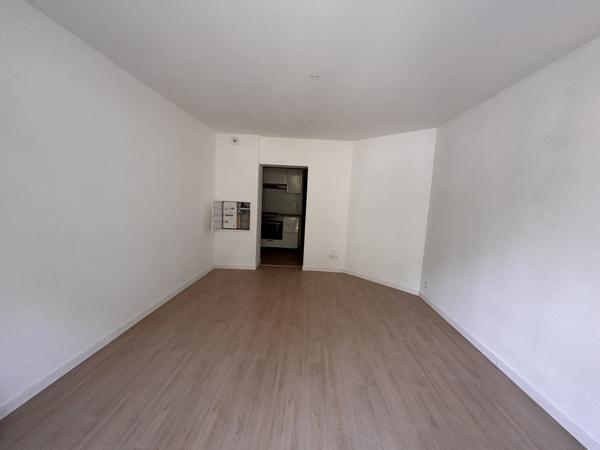 Maison 15 pièces - 300 m²