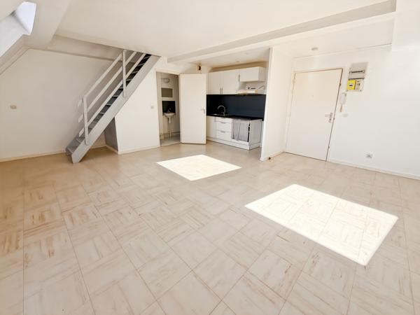 Corbeil-Essonnes (91100) A louer - Duplex Corbeil-Essonnes 685.34€