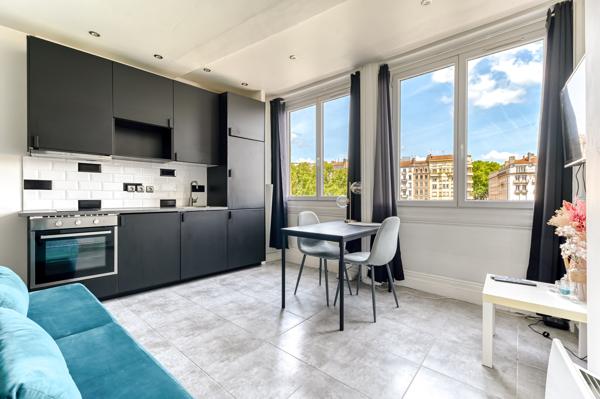 Lyon 05. Saint-Paul Quai de Bondy-en face des terreaux. Appartement avec vue sur la Saône dans