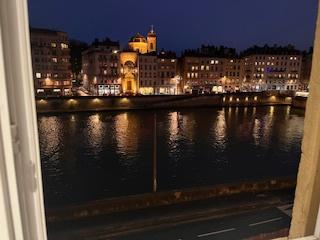 Lyon 05. Saint-Paul Quai de Bondy-en face des terreaux. Appartement avec vue sur la Saône dans