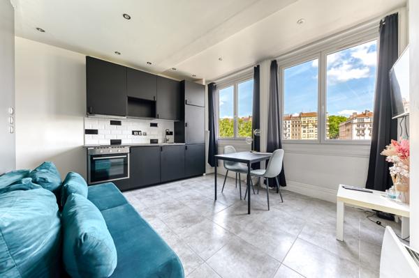 Lyon 05. Saint-Paul Quai de Bondy-en face des terreaux. Appartement avec vue sur la Saône dans