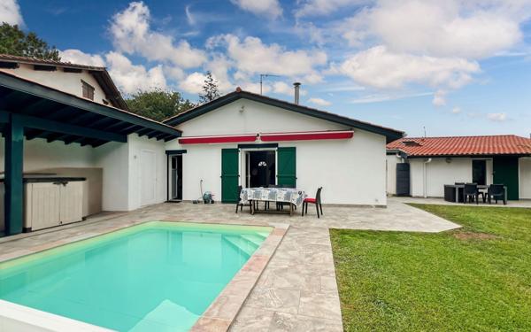 Maison à vendre    4 pièces •  Bidart