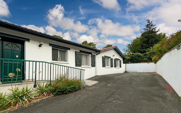 Maison à vendre    4 pièces •  Bidart