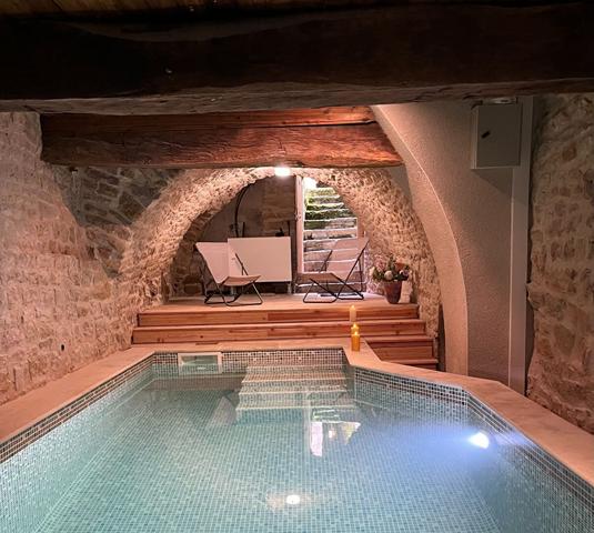 MAISON MONTAIGU - 7pc/4ch/1sdb/2wc - 173.27 m²