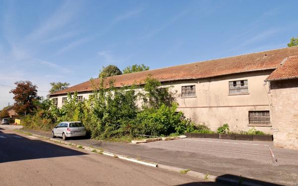 ENSEMBLE DE BATIMENTS