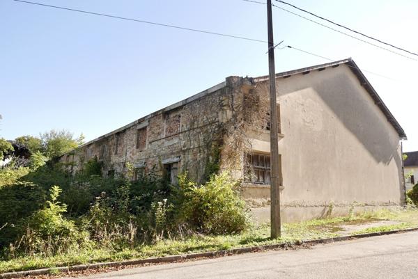 ENSEMBLE DE BATIMENTS