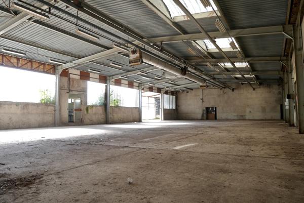 ENSEMBLE DE BATIMENTS