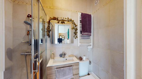 23.35 m2 - CENTRE - Potentiel surélévation / mezzanine