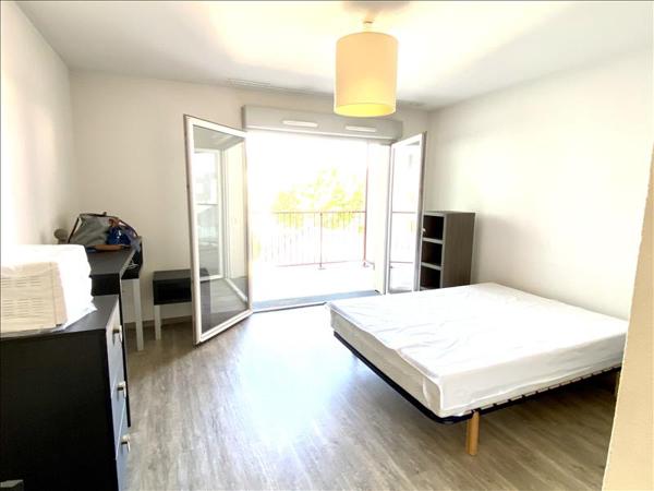 Appartement à louer 644 € CC LYON 07 1 pièce 26 m² DPE C