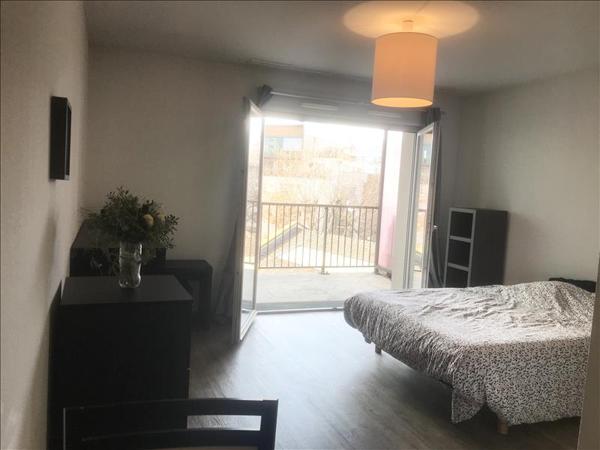 Appartement à louer 644 € CC LYON 07 1 pièce 26 m² DPE C