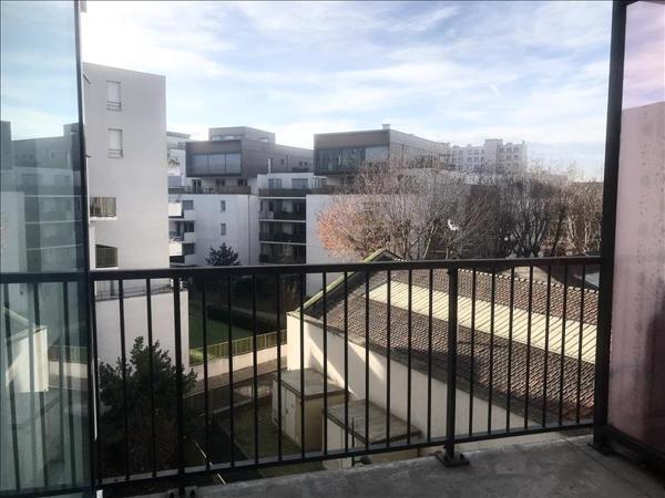 Appartement à louer 644 € CC LYON 07 1 pièce 26 m² DPE C