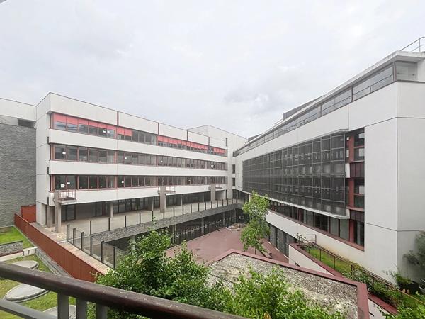 ISSY LES MOULINEAUX - Appartement 2 pièce(s) 48 m2 proche tram T2 RER avec balcon calme