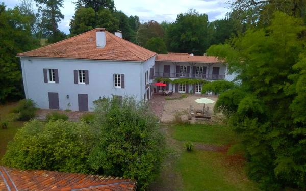 Maison à vendre    15 pièces •  Saint-Martin-d'Oney