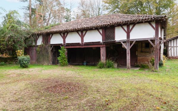 Maison à vendre    15 pièces •  Saint-Martin-d'Oney