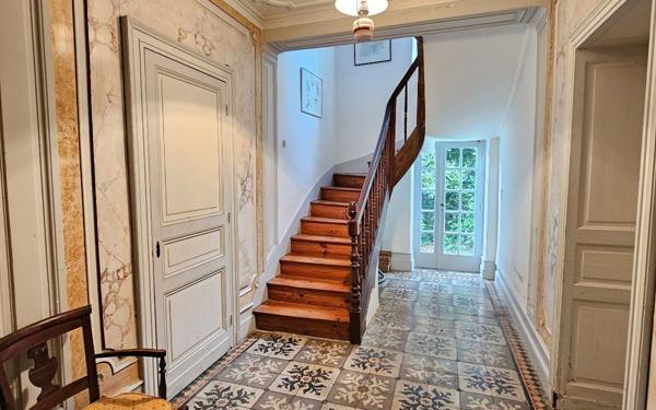 Maison à vendre    15 pièces •  Saint-Martin-d'Oney