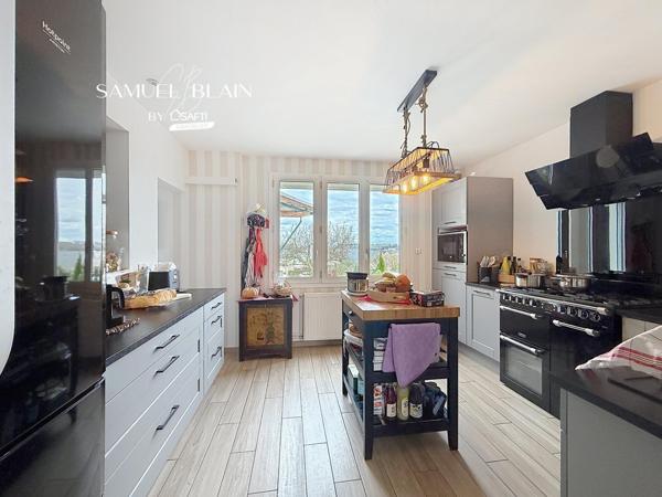 Profession libérale, Gîte, commerces et écoles.