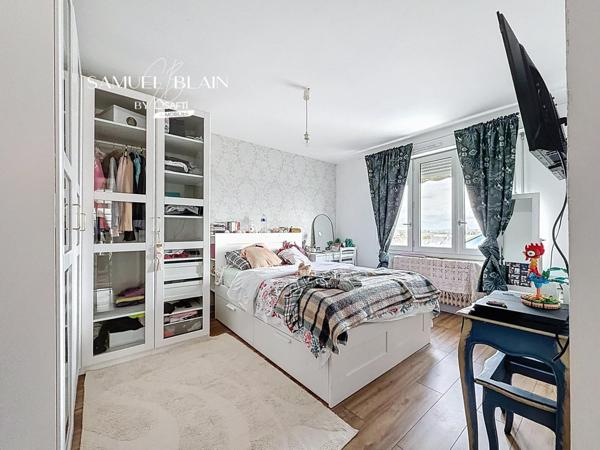 Profession libérale, Gîte, commerces et écoles.