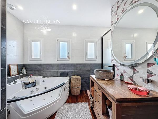 Profession libérale, Gîte, commerces et écoles.