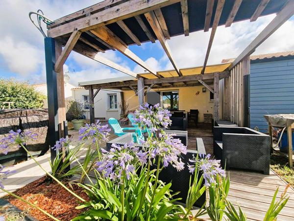 Maison familiale moderne 4 chambres avec jardin et terrasse bois