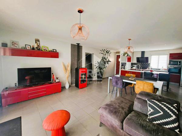 Maison familiale moderne 4 chambres avec jardin et terrasse bois