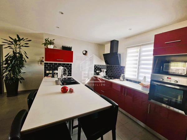 Maison familiale moderne 4 chambres avec jardin et terrasse bois