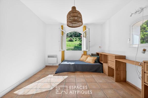 Bastide provençale avec piscine dans un écrin de nature